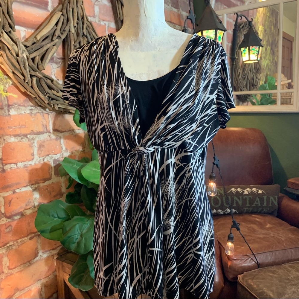 Black & White Career Casual Business Dress top shirt 1X Perception Woman
